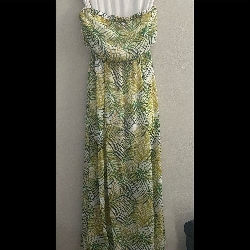 Various green plant patterned maxi dress. Size medium. Only worn once